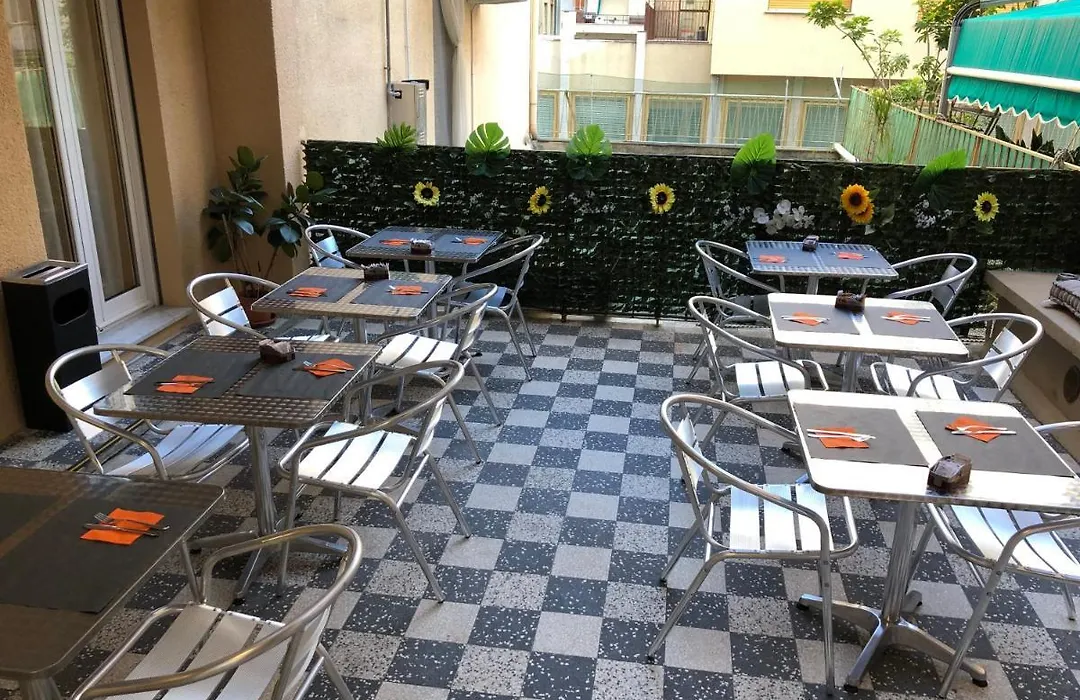 Albergo Aduepassi&Servizio Bike Shuttle-1